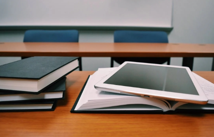 美国本科奖学金好申请吗-美世教育