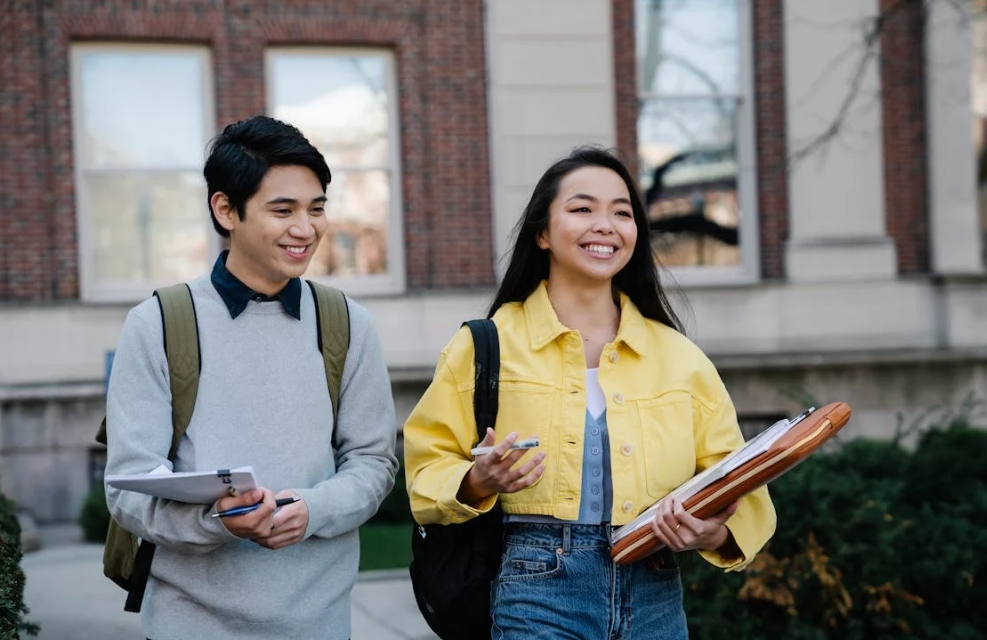 申请美国本科还可以参加高考吗