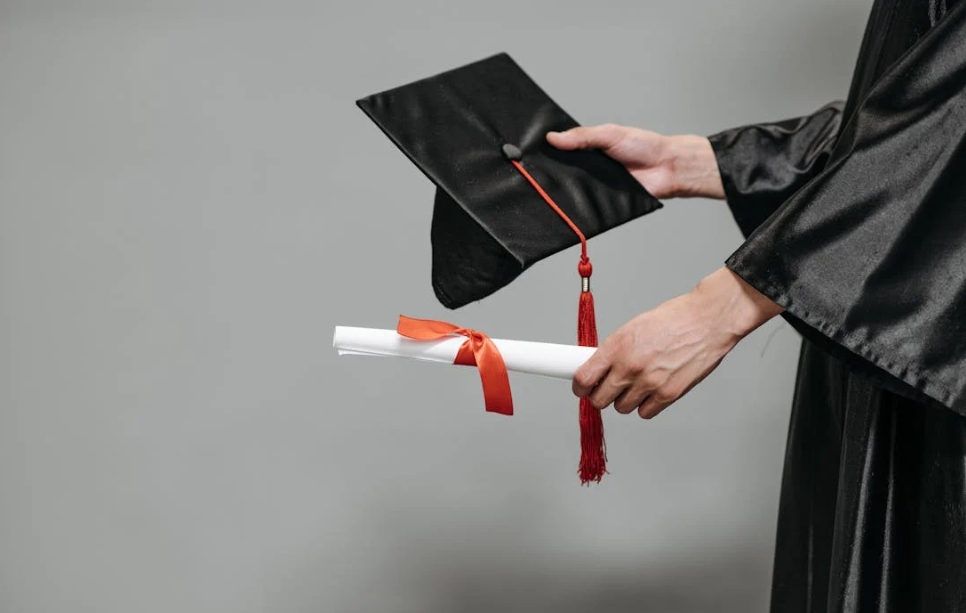 去美国读研究生要读几年