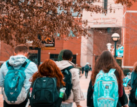 如何申请美国高中留学：美高申请指南详解