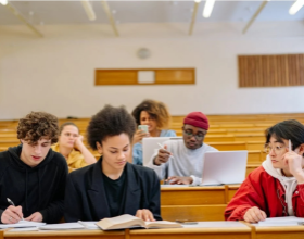 初三毕业去美国读高中可以吗