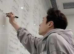 张艺兴35岁赴美上大学：明星扎堆留学背后，藏着被忽略的真相